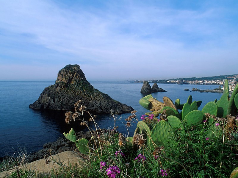 Isola Lachea e Faraglioni dei Ciclopi